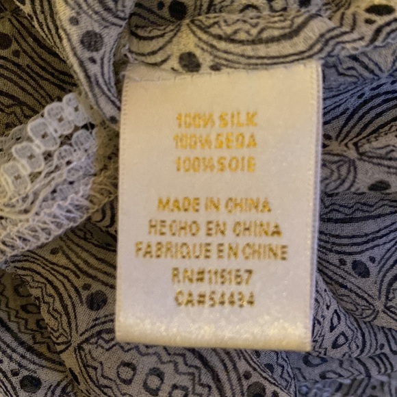 Gorgeous semi sheer top with lace detail - Picture 9 of 10